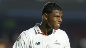 Muller rebate Arboleda após zagueiro do São Paulo dar alfinetada na web: “Tem que ganhar títulos”