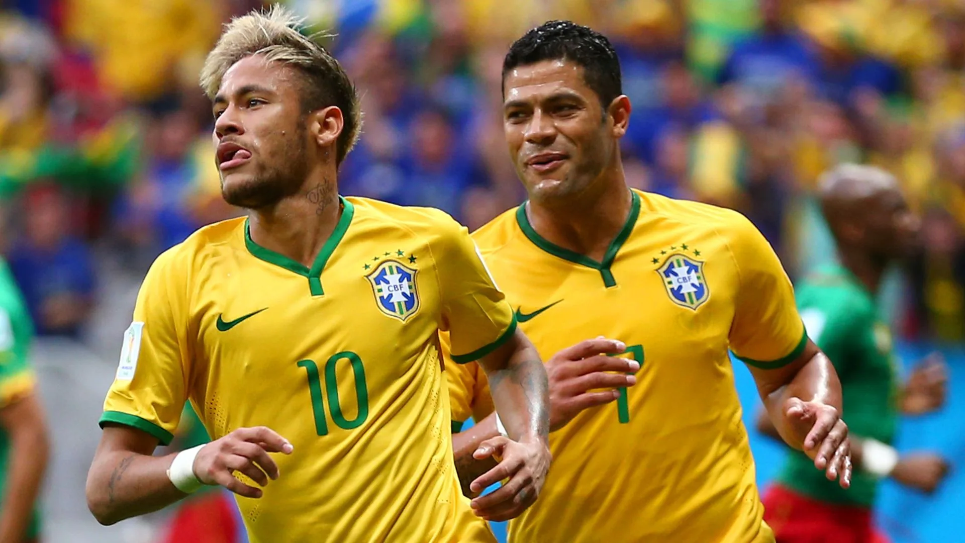 Neymar e Hulk lideram artilharia histórica entre os brasileiros em atividade e são exaltados: “Fora da curva”