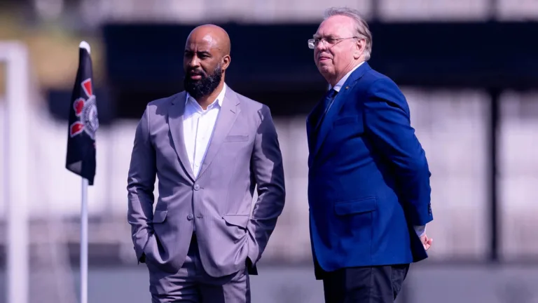 Vessoni destaca maior feito de Stabile no Corinthians: “Implementou o facial, pois teria problema com 30, 40 mil torcedores”