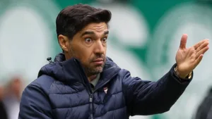 Craque Neto alerta Abel Ferreira, do Palmeiras, sobre títulos do Brasileirão e Libertadores: “Quem ganha é o Flamengo”