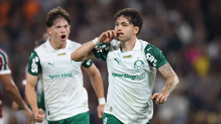 Palmeiras ainda pode tomar título simbólico do Flamengo no Brasileirão com jogos pendentes; entenda as contas