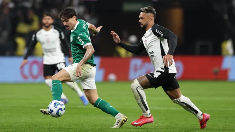 Dracena diz que Palmeiras precisa mudar postura contra o Corinthians: “Acha que vai ganhar a quer momento”