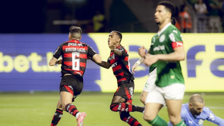 Casagrande cobra o Palmeiras e cogita hegemonia do Flamengo no Brasileirão: “Pode virar o Bayern” Casagrande cobra o Palmeiras e cogita hegemonia do Flamengo no Brasileirão: “Pode virar o Bayern”