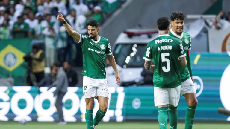 Onde assistir Universitario x Palmeiras ao vivo pela Libertadores: prováveis escalações, desfalques e retrospecto
