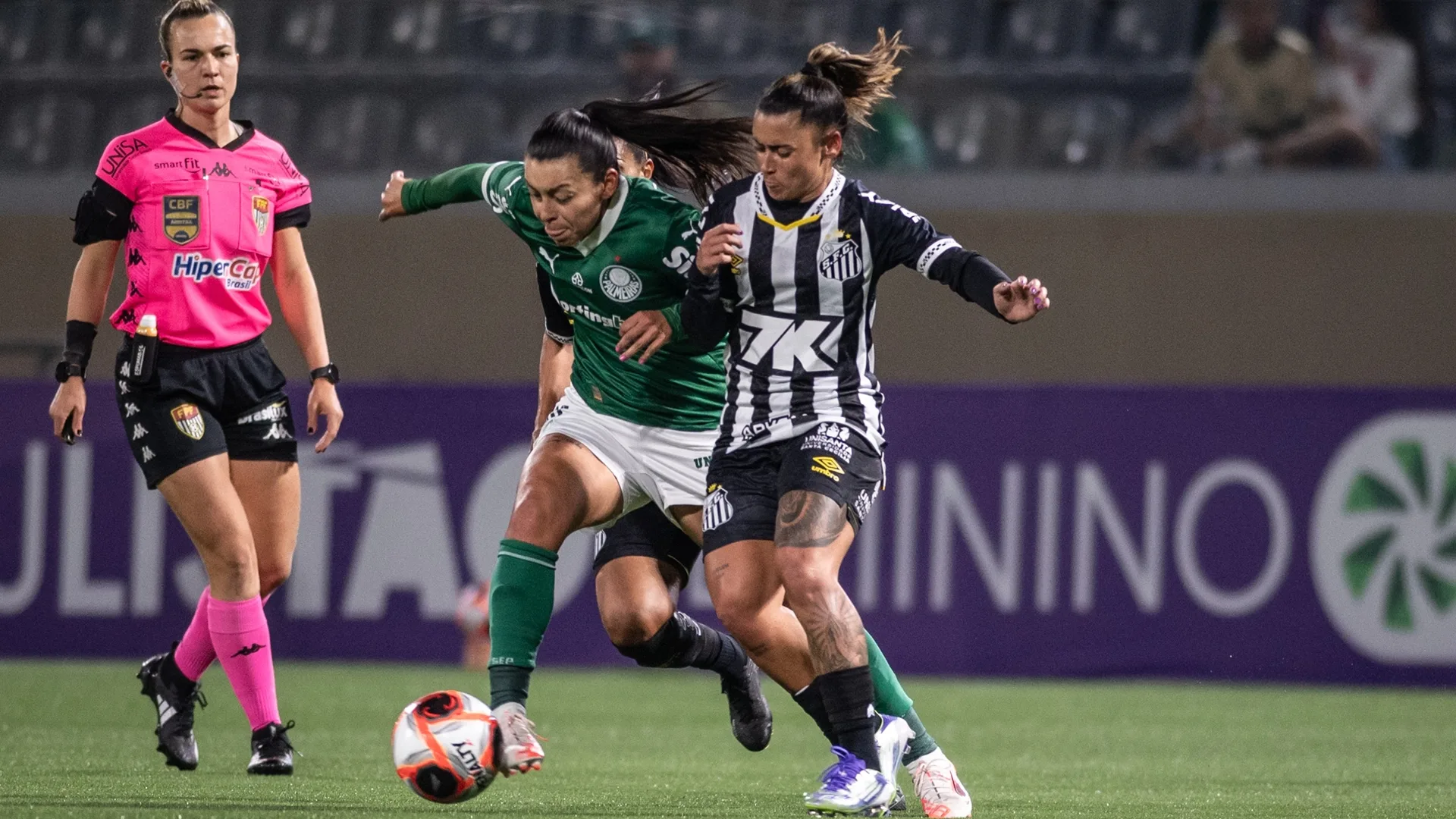 Palmeiras perde para o Santos por 1×0 e se afasta da liderança do Paulistão Feminino