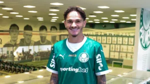 Palmeiras regulariza Khellven no BID e lateral pode estrear no próximo jogo do Brasileirão Série A