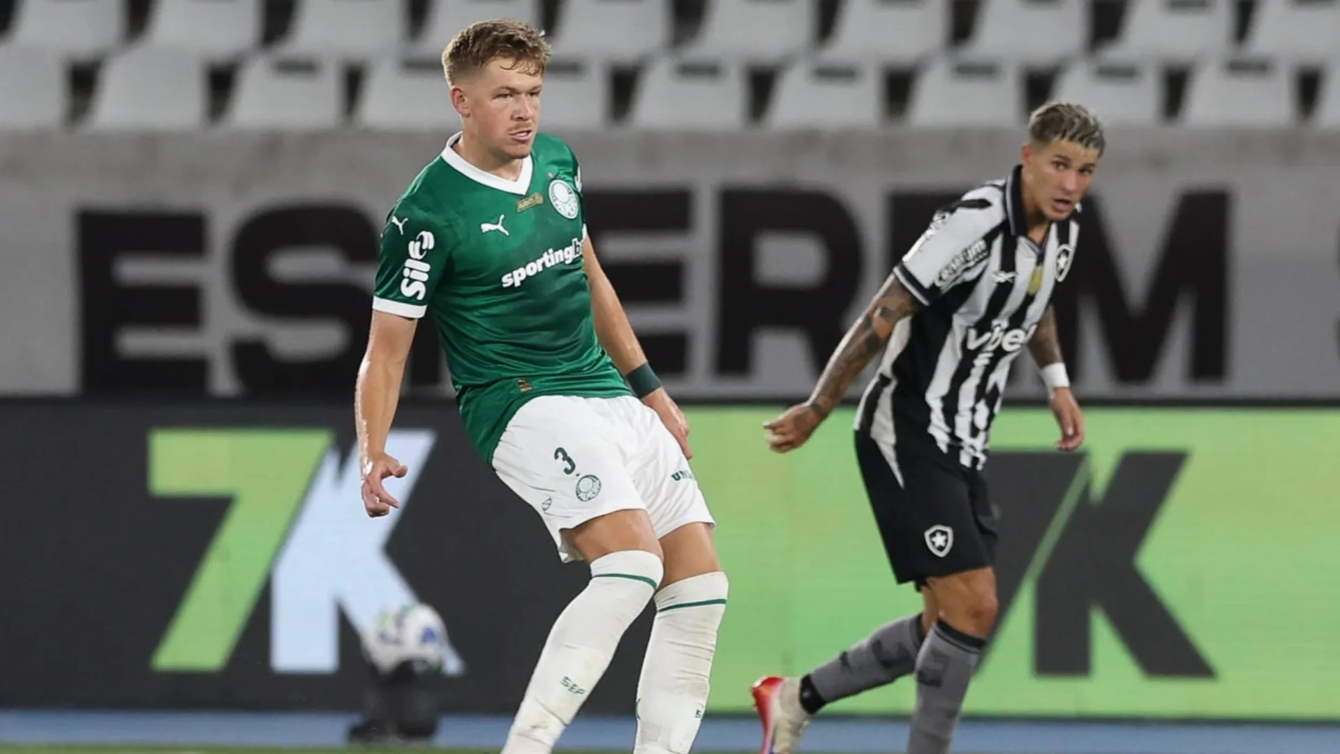 Palmeiras tem Bruno Fuchs pendurado contra o Universitario e pode virar desfalque nas quartas da Libertadores: “Nosso melhor zagueiro hoje”