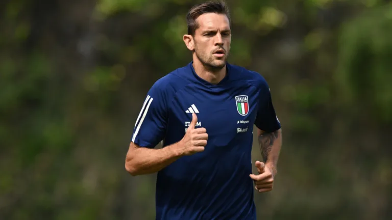 Perto de fechar com o São Paulo, Rafael Tolói pediu salário de R$ 1 milhão em conversas com o Santos e negócio não andou