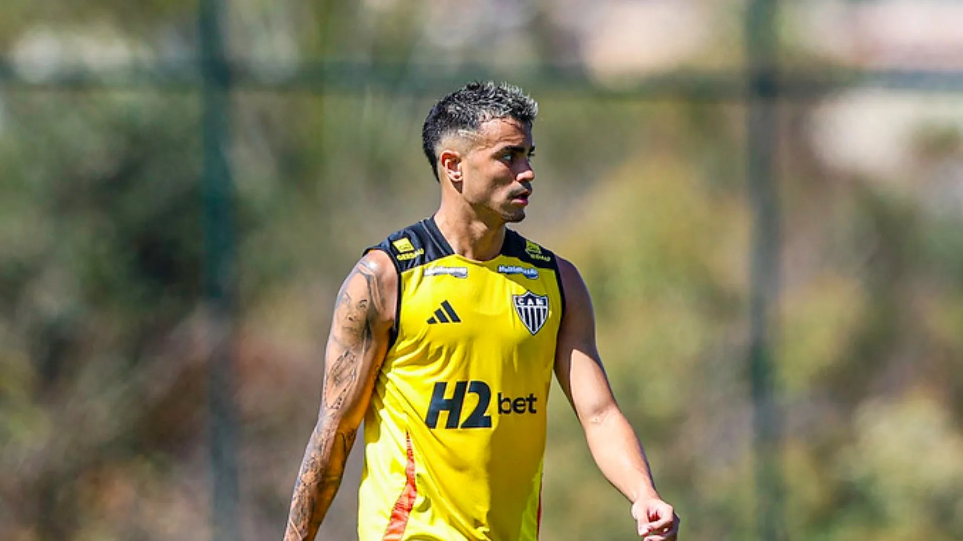 Reinier diz que Paulinho ajudou em decisão de vir para o Atlético-MG: “Me mandou mensagem”