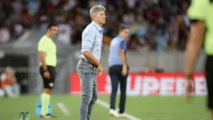 Renato Gaúcho elogia Davi Schuindt e explica opção por Lima em vez de Acosta: “Poderia faltar ritmo de jogo”