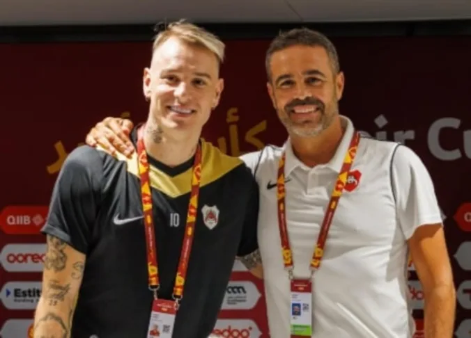 Post de Marlon, sugestão de Pedro Ernesto e quarta oferta oficial: as últimas sobre Grêmio e Róger Guedes Post de Marlon, sugestão de Pedro Ernesto e quarta oferta oficial: as últimas sobre Grêmio e Róger Guedes