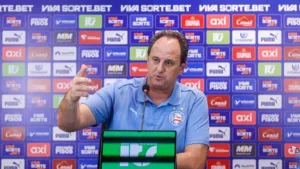 Ronaldo volta a falhar e Rogério Ceni comenta crise de goleiros no Bahia: “Vão ter que superar”