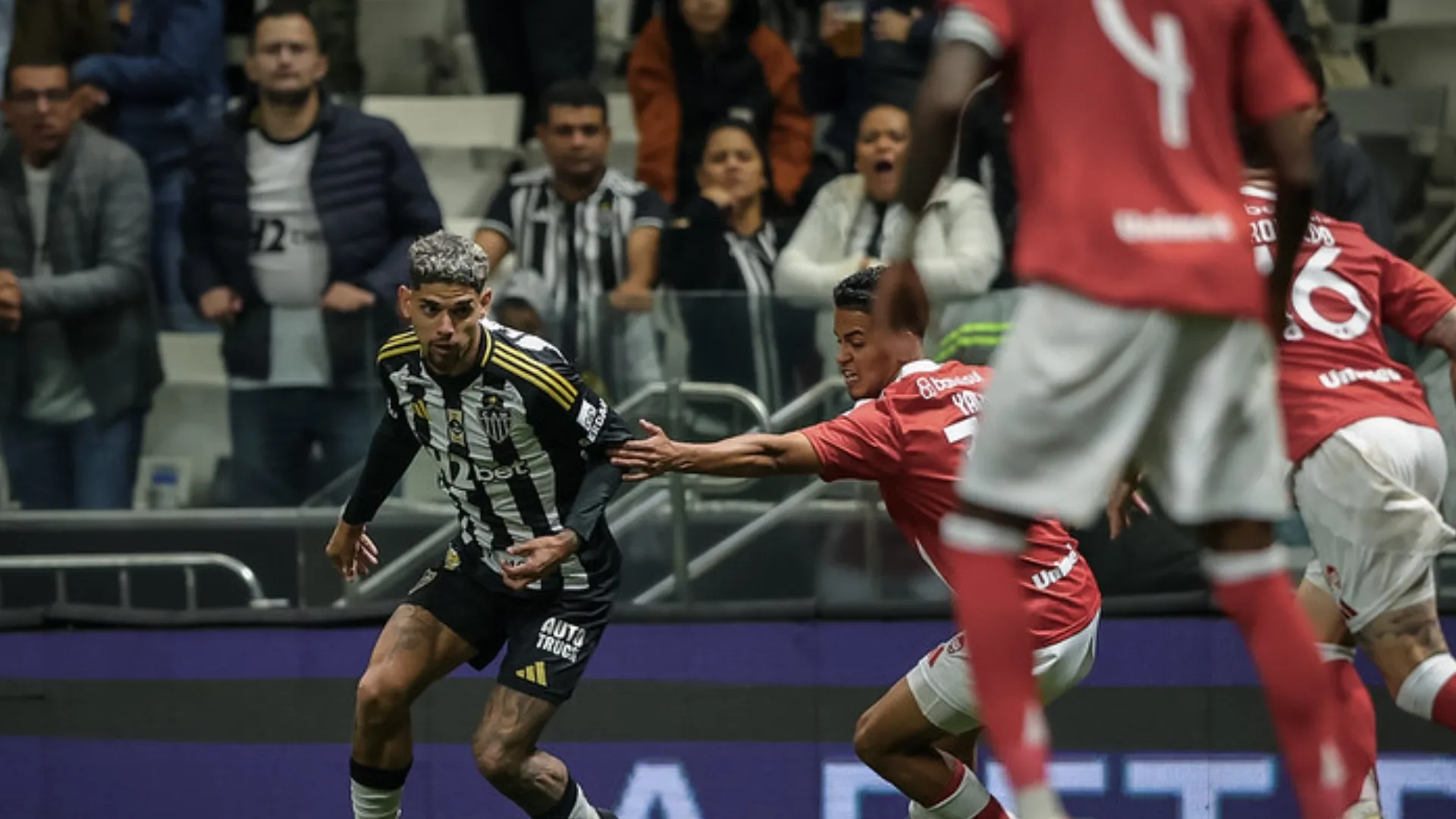 Paulo Bracks diz que Atlético-MG ficou perto de não vender Rubens: “As condições não estavam sendo atendidas” 