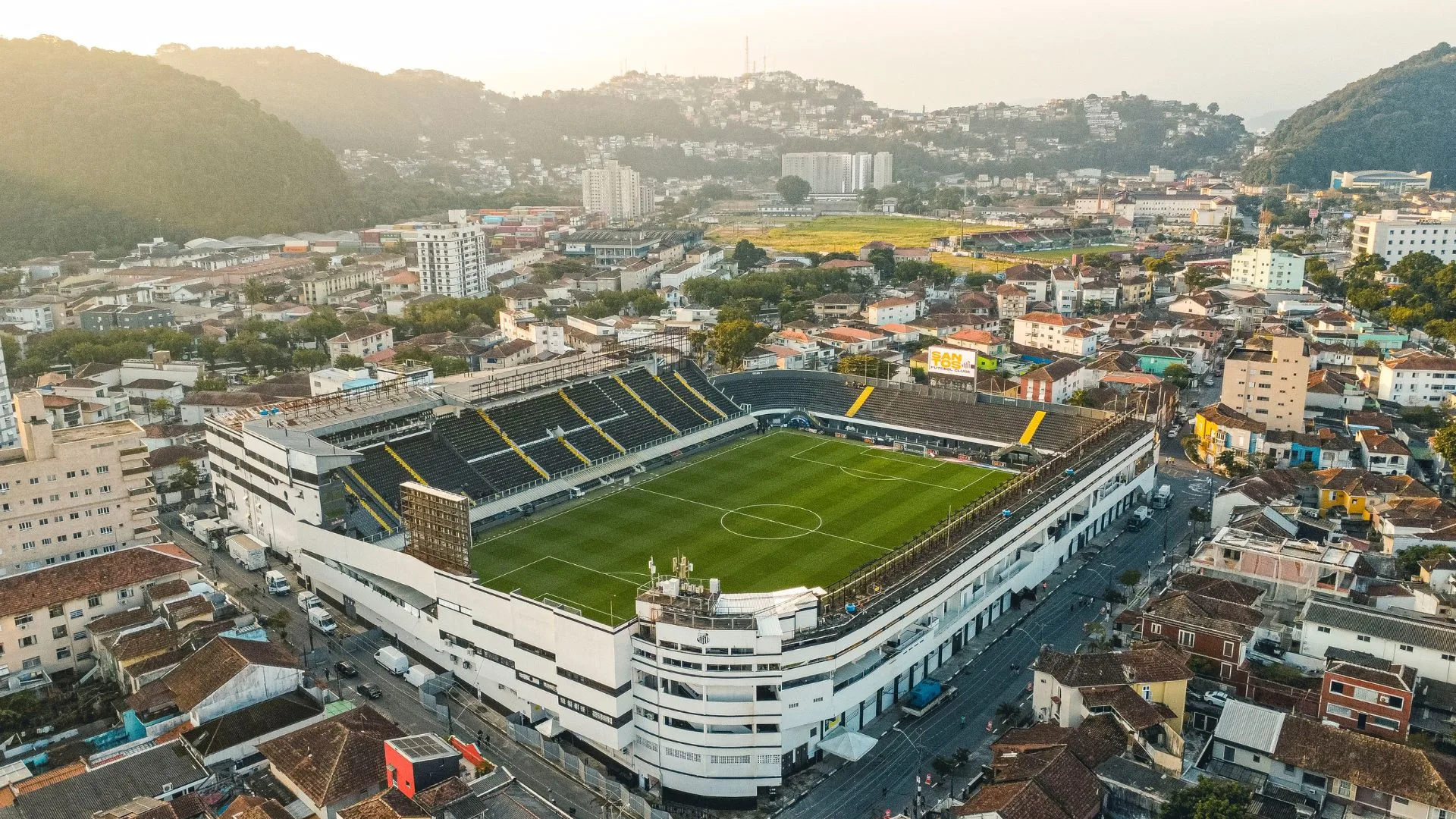 Impasse com construtora trava avanço do novo estádio do Santos