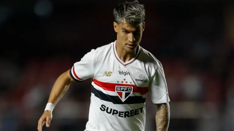 São Paulo tem desfalques de Alan Franco, Ferreira e Wendell e Crespo muda escalação contra o Internacional no Brasileirão