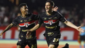 São Paulo vence o Atlético-MG, amplia invencibilidade no Brasileirão e torcedores vibram com Cédric: “Mudando a chavinha”