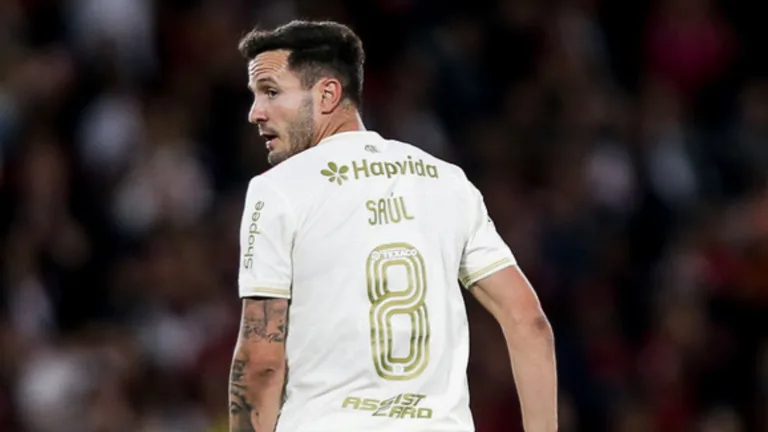 Paulo Nunes não alivia para irregularidade do Flamengo e prevê impacto de Saúl em 2025: “Vai ajudar muito”