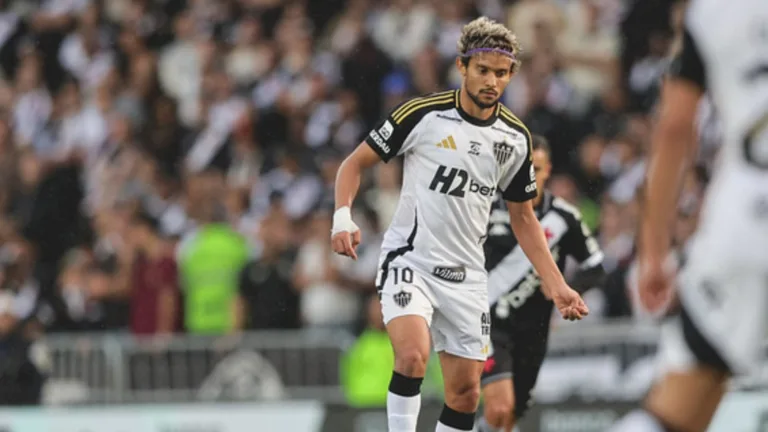 Victor, diretor do Atlético-MG, se pronuncia sobre interesse saudita por Gustavo Scarpa: “Para existir possibilidade, tem que ter proposta” 