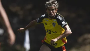 Alê Oliveira comenta sondagem saudita a Gustavo Scarpa: “Não dá para saber o quanto o Atlético-MG precisa do dinheiro”