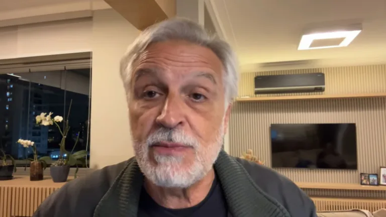 Sormani atribui vitória do Santos sobre o Cruzeiro a Cléber Xavier: “Fez três excelentes mudanças no intervalo”