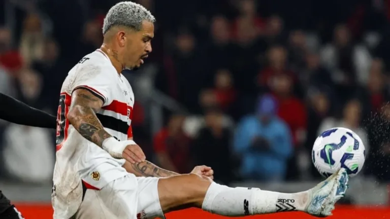 Muller prevê saídas no São Paulo em 2026 e indica adeus de Luciano: “Precisa pegar o beco”
