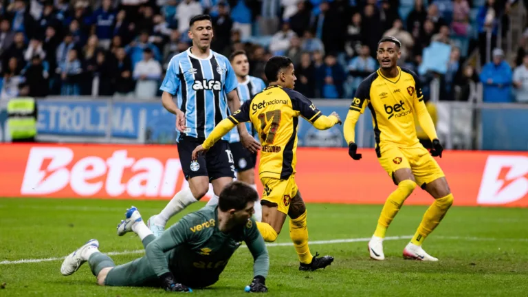 Chico Garcia pede mudanças no Grêmio após derrota no Brasileirão: “Time frouxo, fraco e desalmado, com jogadores sem compromisso”