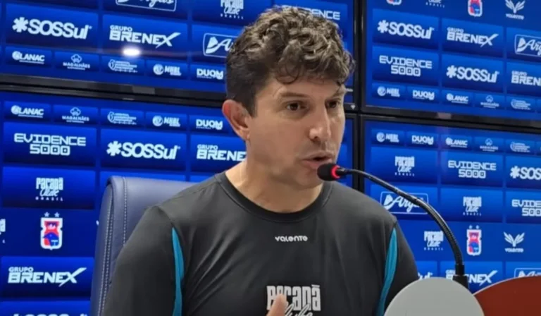 Tcheco aponta ‘perda de identidade’ no Grêmio e critica contratações de jogadores estrangeiros: “Não são da primeira prateleira”