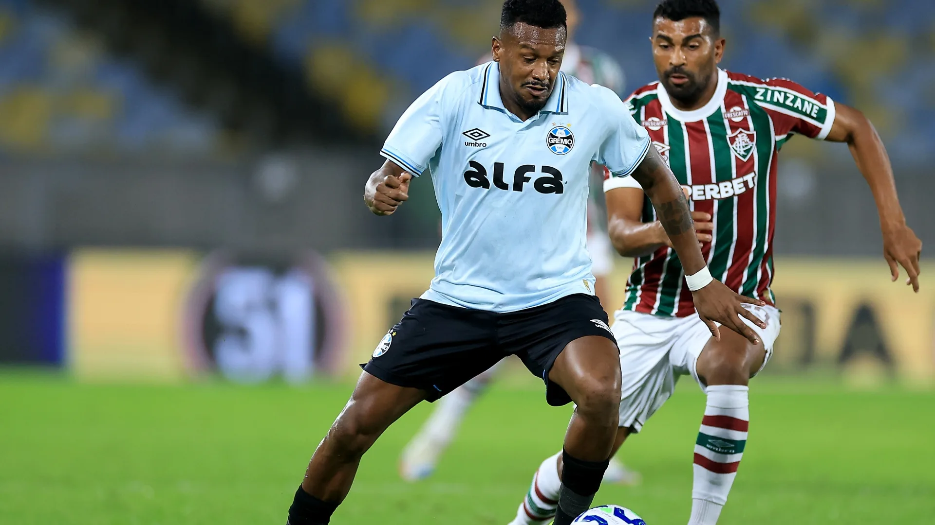 Torcedores do Grêmio montam lista de dispensas após derrota para o Fluminense no Brasileirão: “Não dá mais”