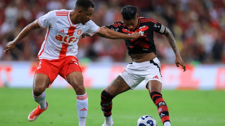 Vampeta não fica em cima do muro e projeta Flamengo eliminado pelo Internacional na Libertadores: “Sou sempre contra”