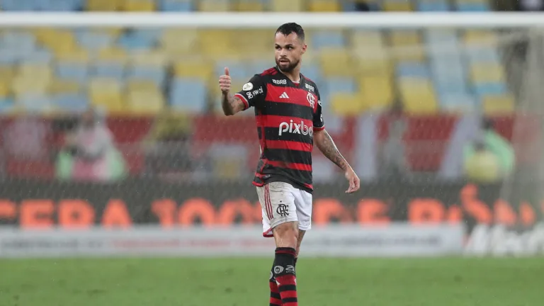 Venê Casagrande coloca Michael fora do Flamengo e compara: “Salário igual ao de 3 jovens juntos”
