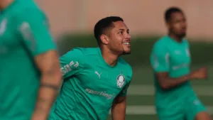 Cicinho banca vitória do Palmeiras contra o Universitario pelas oitavas da Libertadores: “Acredito que volta classificado”