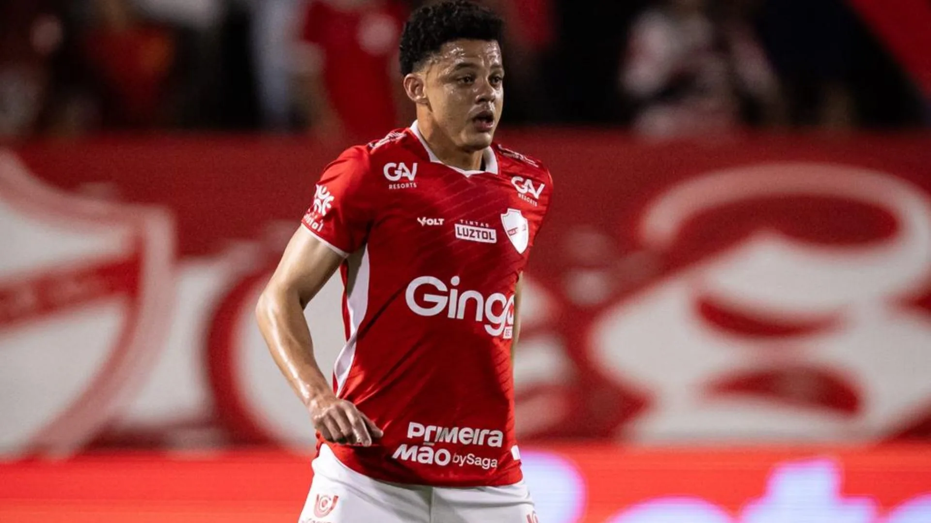 Walisson Maia coloca Thiago Silva e Juan como inspirações e sonha com acesso do Vila Nova à elite: “Grande objetivo da temporada”