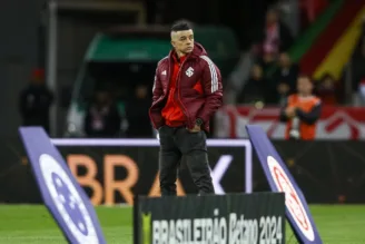 D'Alessandro responde criticas por atual fase do Internacional e torcida protesta: "Único que se salva"