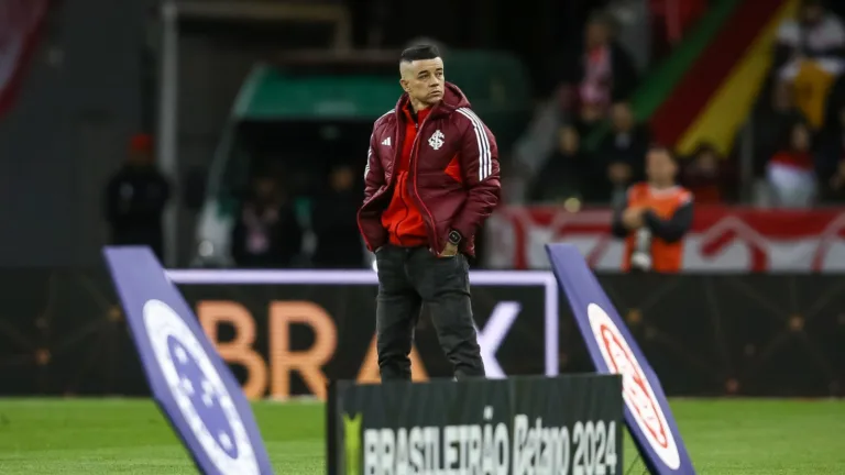 D’Alessandro responde criticas por atual fase do Internacional e torcida protesta: “Único que se salva”