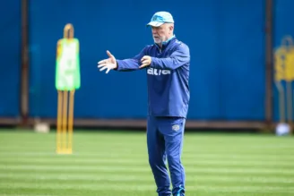 Grêmio finaliza treino do final de semana e torcida reclama: "Quanto mais treina, pior fica"