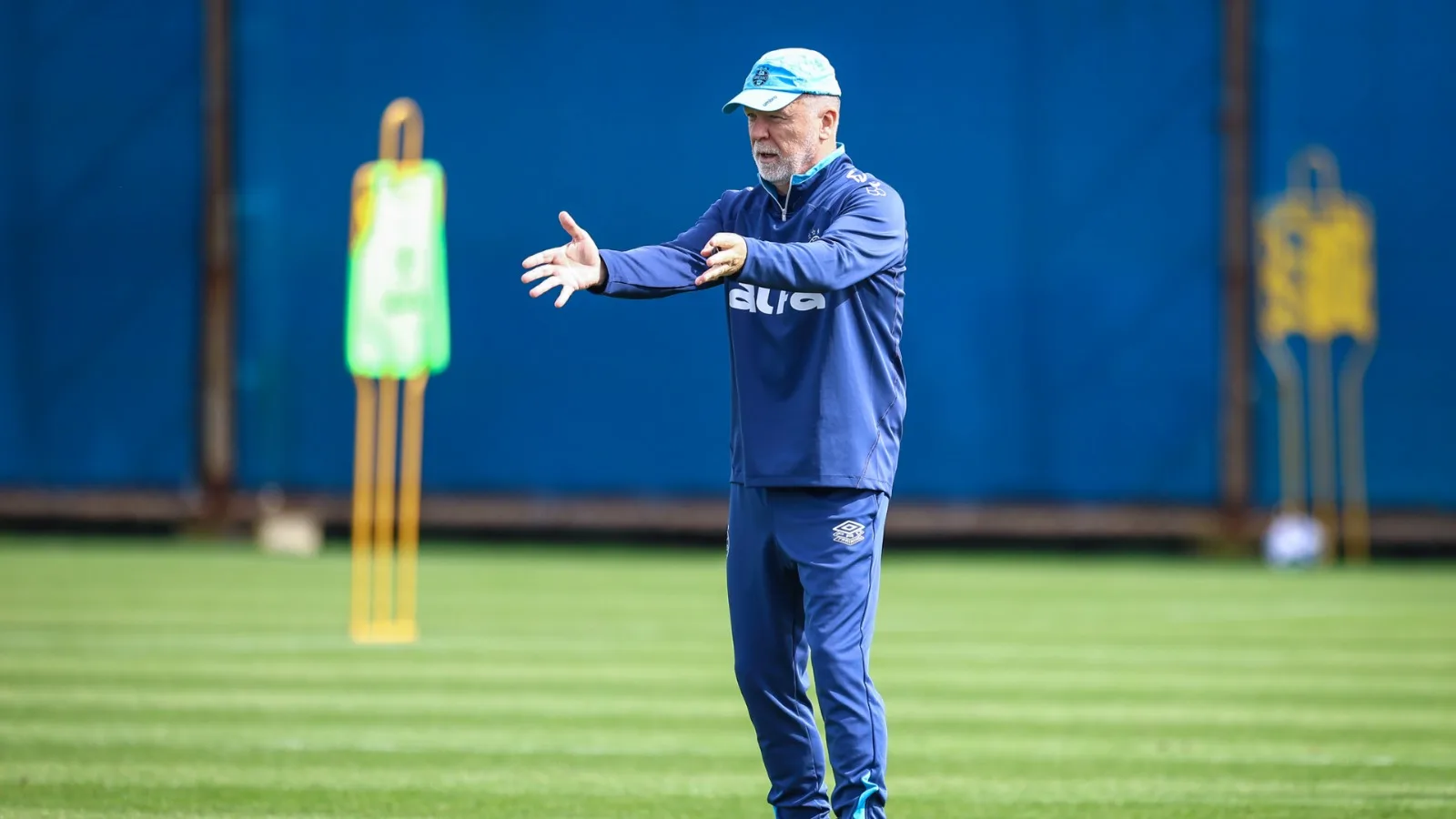 Felipe Melo prevê recuperação muito rápida do Grêmio no Brasileirão: “Mano Menezes tem um plano”