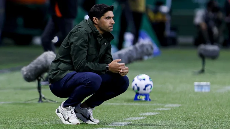 Palmeiras fica no empate contra o Vitória no Barradão e torcida critica: “Pior técnico da Série A”