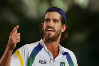 Saretta manda recado a João Fonseca após igualar marca pessoal na ATP: "Espero que ele passe longe"