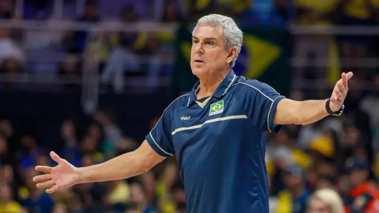 Zé Roberto Guimarães revela surpresa com aposentadoria de Carol da seleção: “Ninguém esperava que isso fosse acontecer”