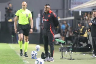 Roger Machado mais aliviado no Internacional