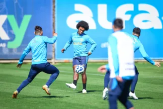 Willian pelo Grêmio em treinamento