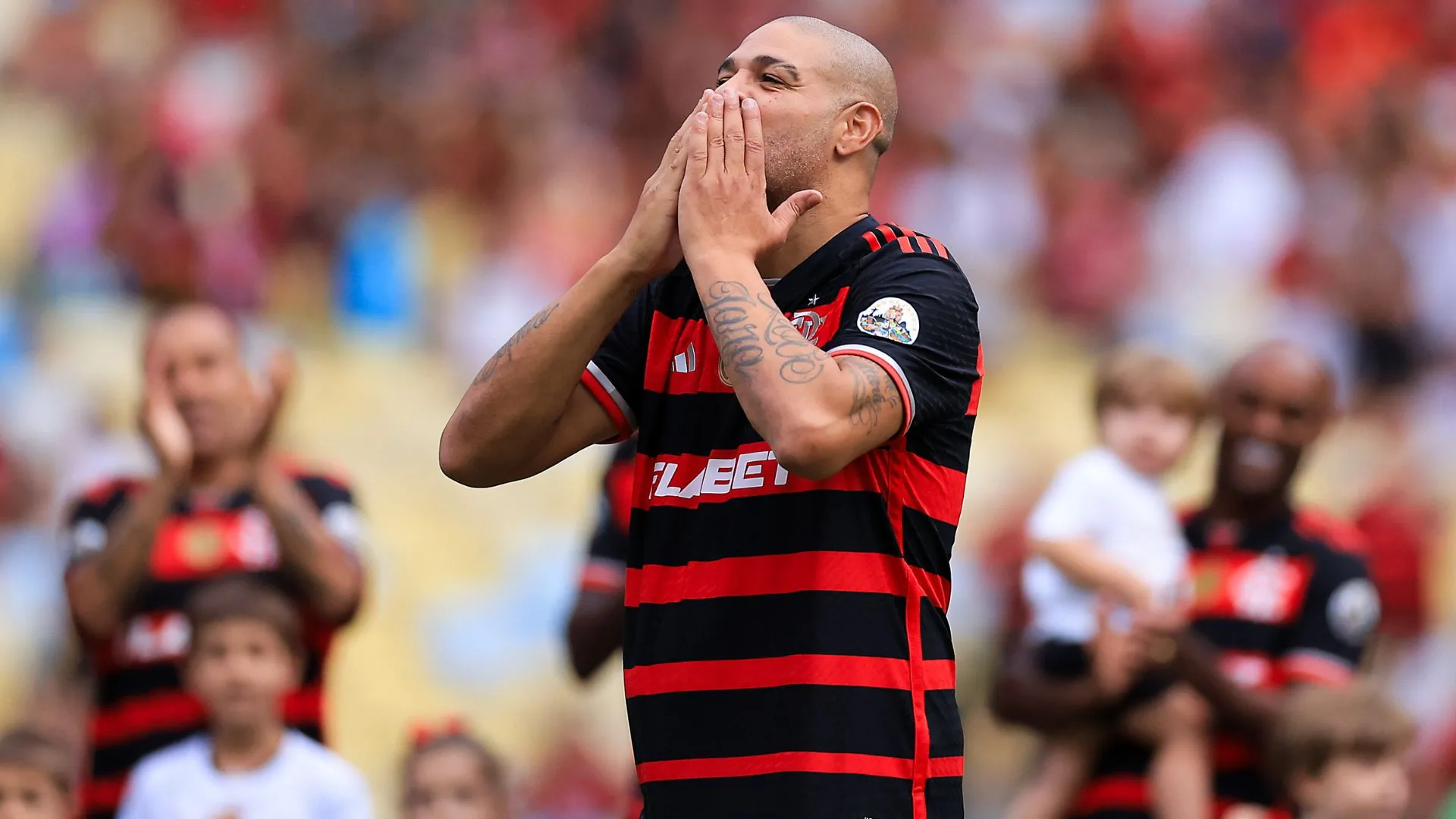 Adriano vê Pedro como único no Brasil e se rende ao patamar do Flamengo: “Pode ganhar qualquer título”