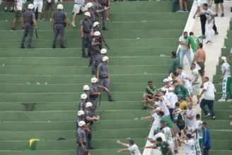 Briga de torcida em Guarani x Ponte Preta