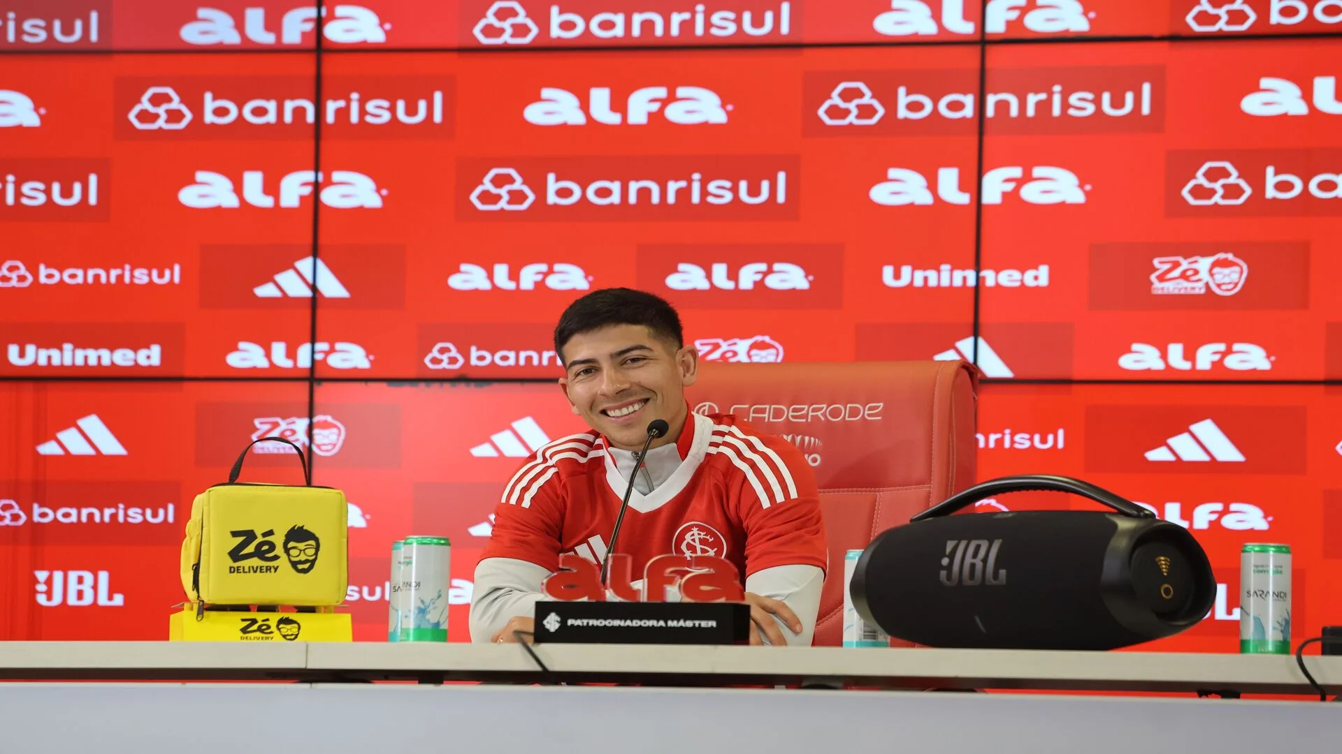 Internacional faz janela tímida, só fecha com três reforços e frustra torcedores; Alan Rodríguez é o mais caro