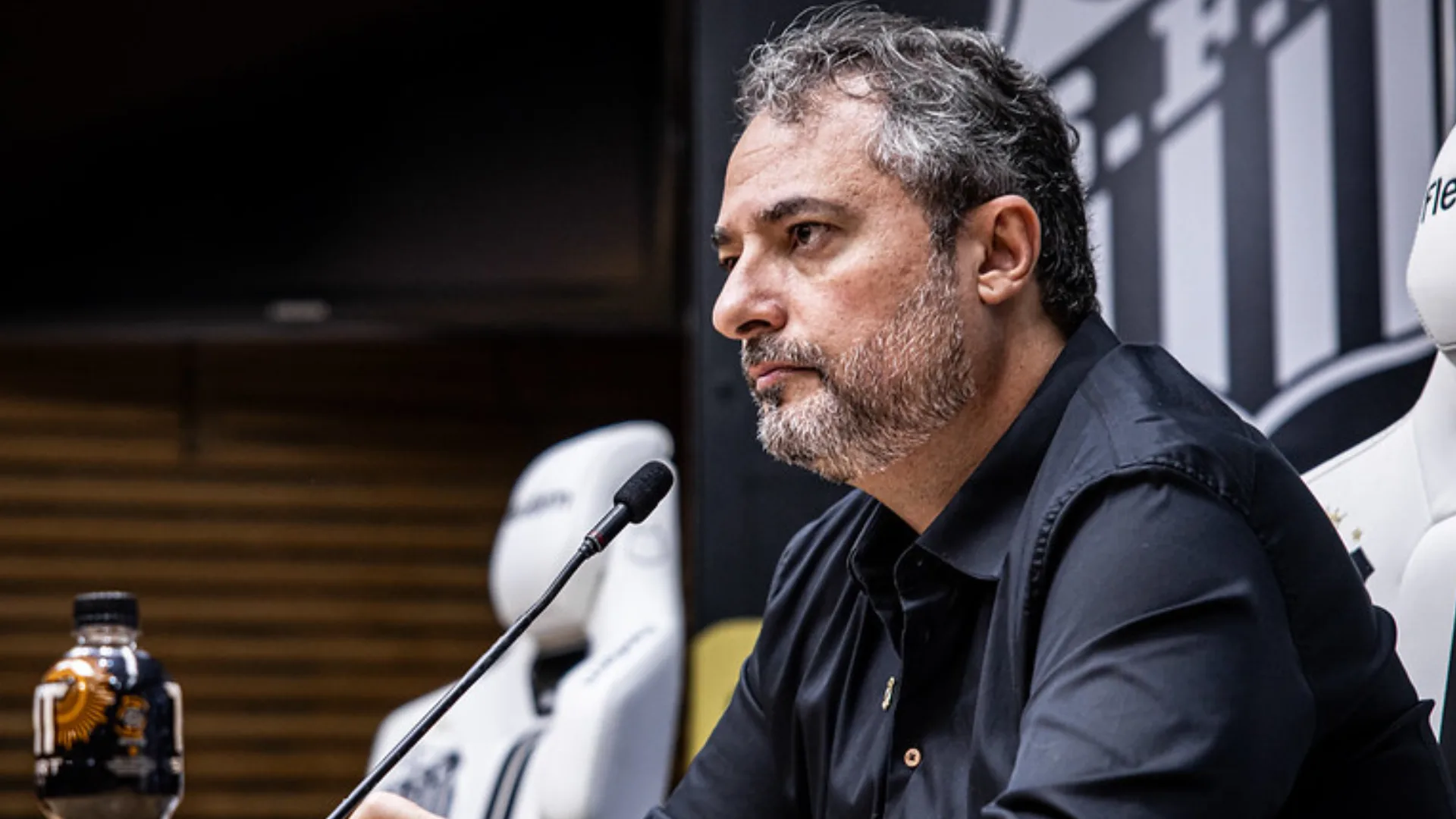 Santos contrata 8 reforços na segunda janela de transferências e Alexis Duarte e Adonis Frías são os mais caros