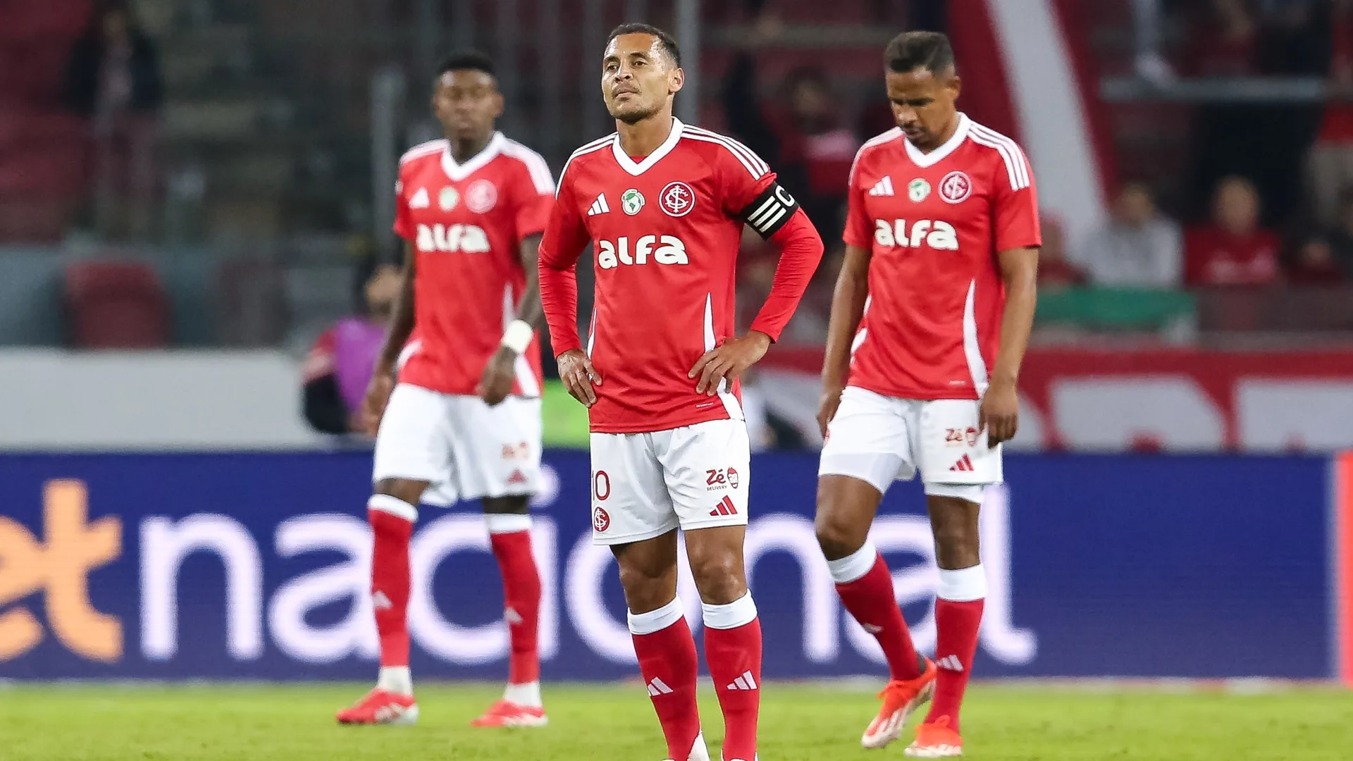 Alexandre Praetzel crava derrota do Internacional no Gre-Nal e arrisca: “Caminha para o seu segundo rebaixamento”