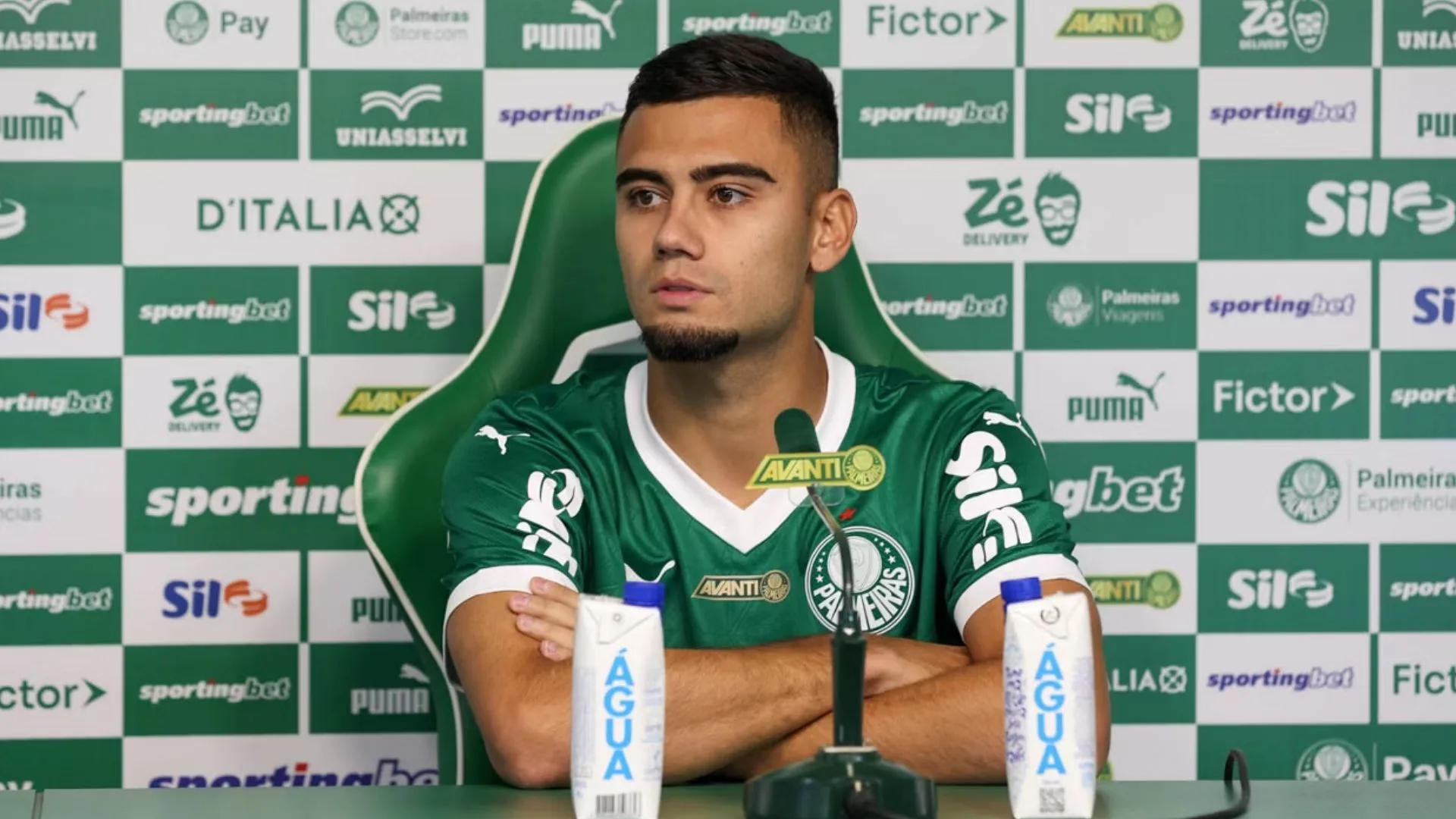 Andreas Pereira ignora provocações sobre falha contra o Palmeiras e torcedores do Flamengo rebatem: “Sempre será lembrado”
