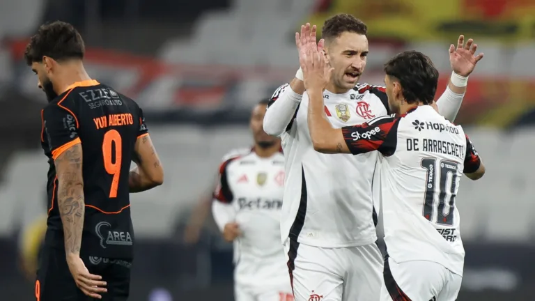 Galvão Bueno fica impactado com espírito de Arrascaeta no Flamengo: “Não deixou comemorar” Galvão Bueno fica impactado com espírito de Arrascaeta no Flamengo: “Não deixou comemorar”