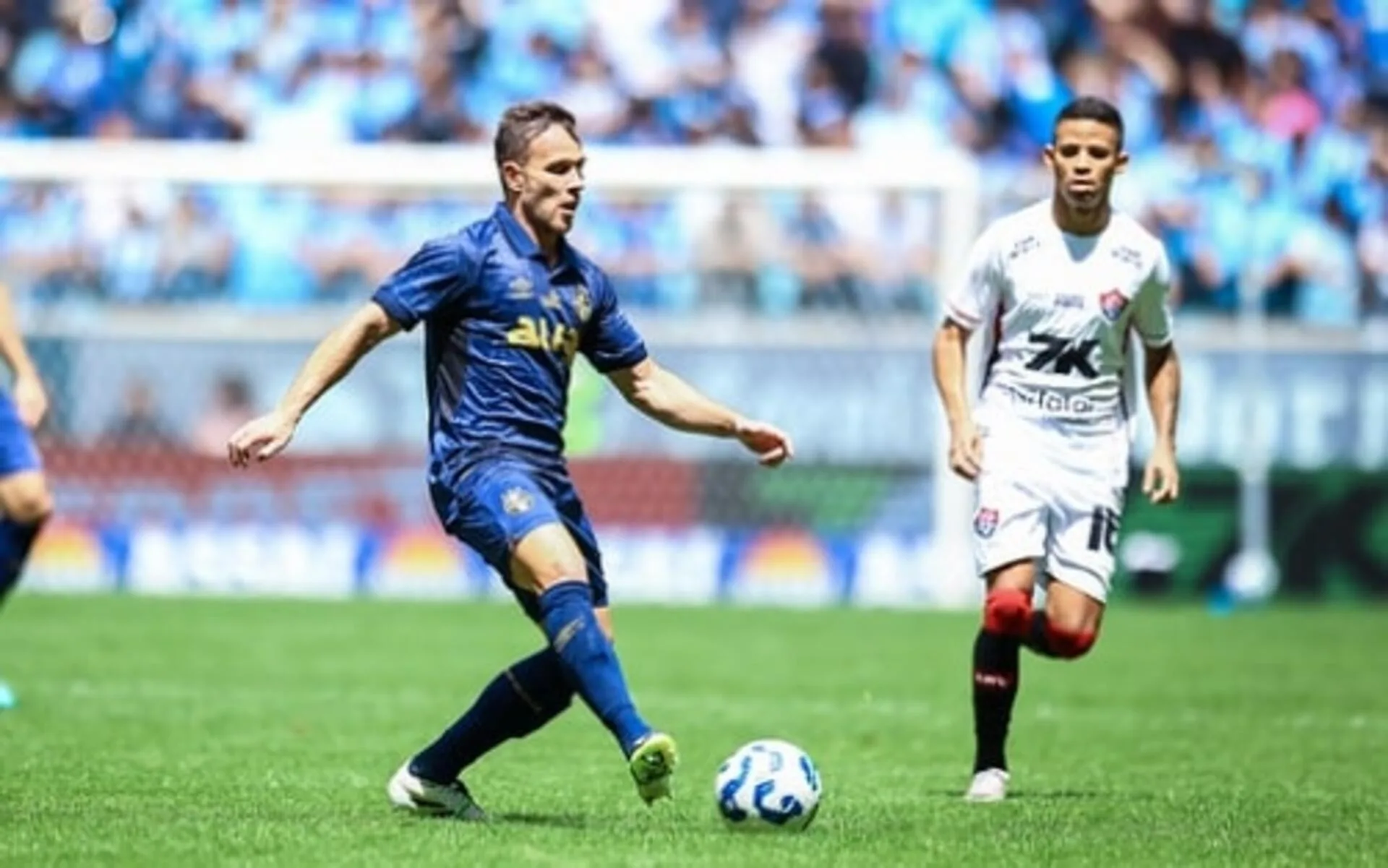 Arthur valoriza torcida do Grêmio e destaca Amuzu e Aravena após vitória: “Resolveram o jogo”