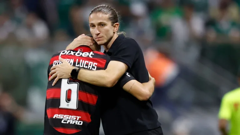 Torcedores do Flamengo se revoltam com Ayrton Lucas em provável escalação contra o Juventude: “Não existe justificativa”